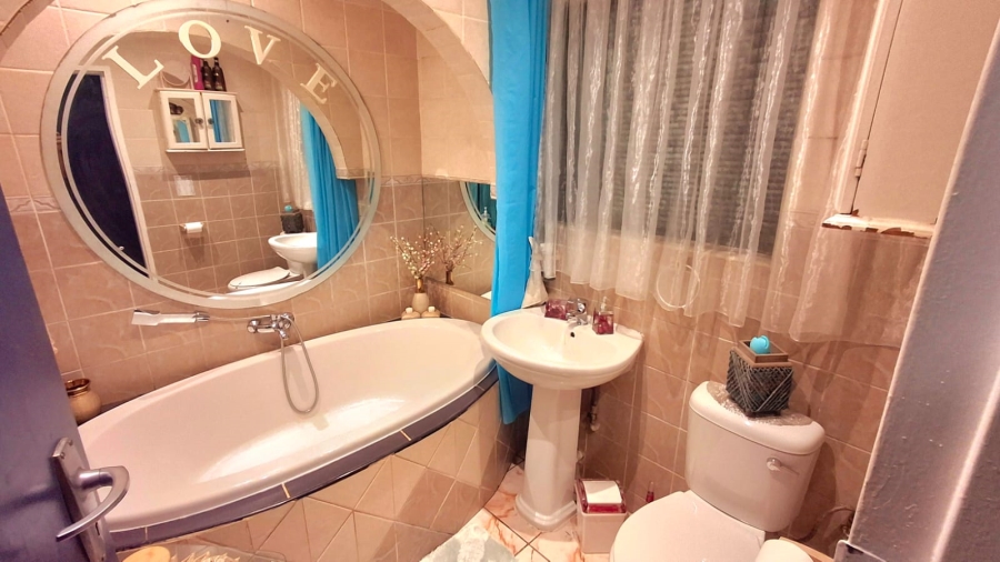 4 Bedroom Property for Sale in Vaalpark Free State